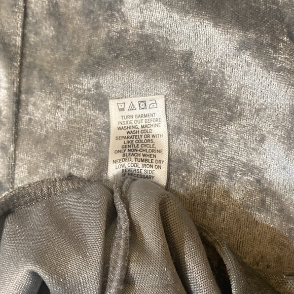 🎄NWOT VELVET SILVER DRESS. - Picture 4 of 4